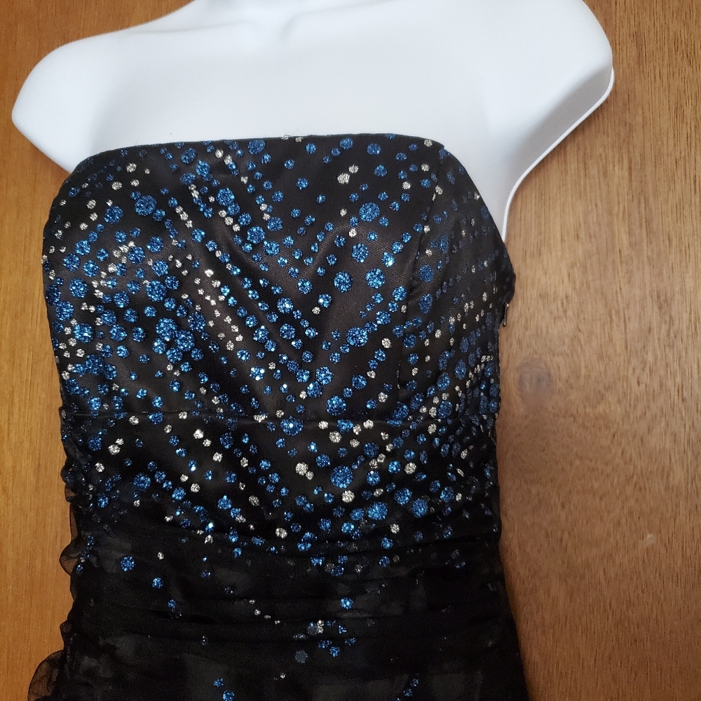 Strapless Homecoming dress - Picture 3 of 8